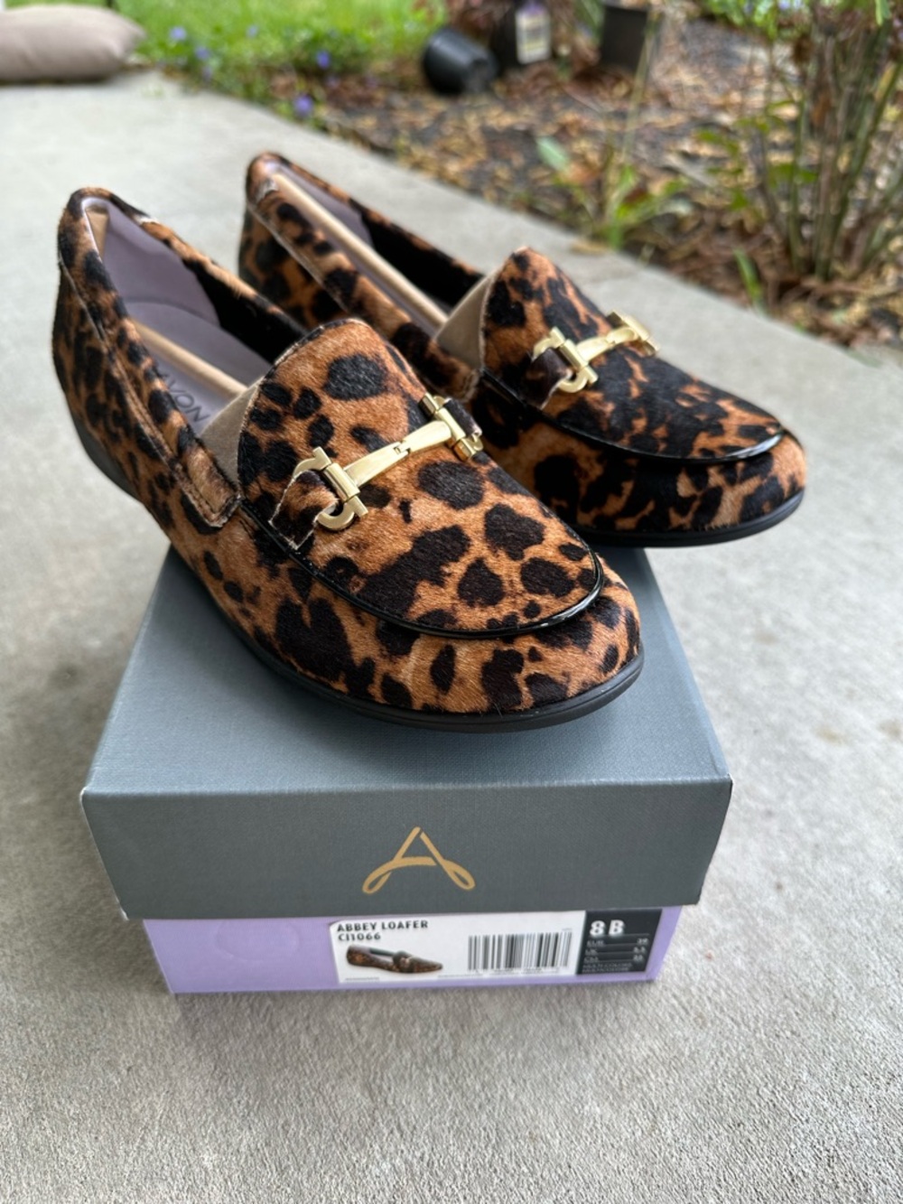 NIB Aravon Abbey Loafer Women 8B Leopard Print Calf Hair Slip On Casual Comfort